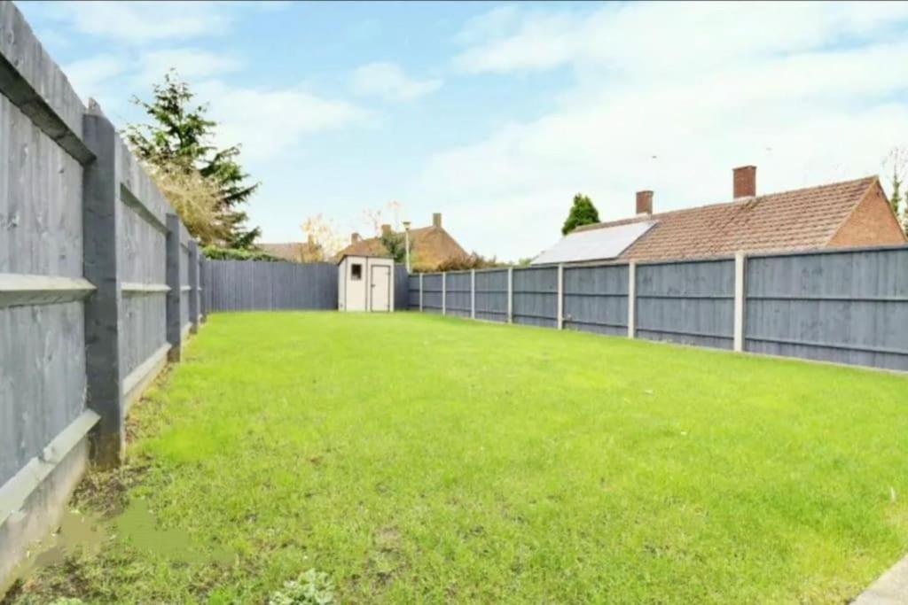 Recently Renovated,Modern House. Train Station Villa North Mymms Exterior photo
